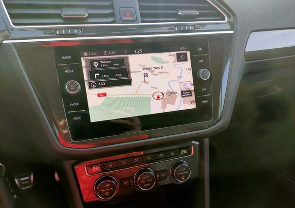 Volkswagen Tiguan cena 95500 przebieg: 143000, rok produkcji 2019 z Ostrołęka małe 562